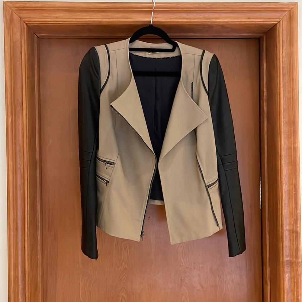 Rebecca Minkoff Jacket - Perfect Condition
Size Medium
